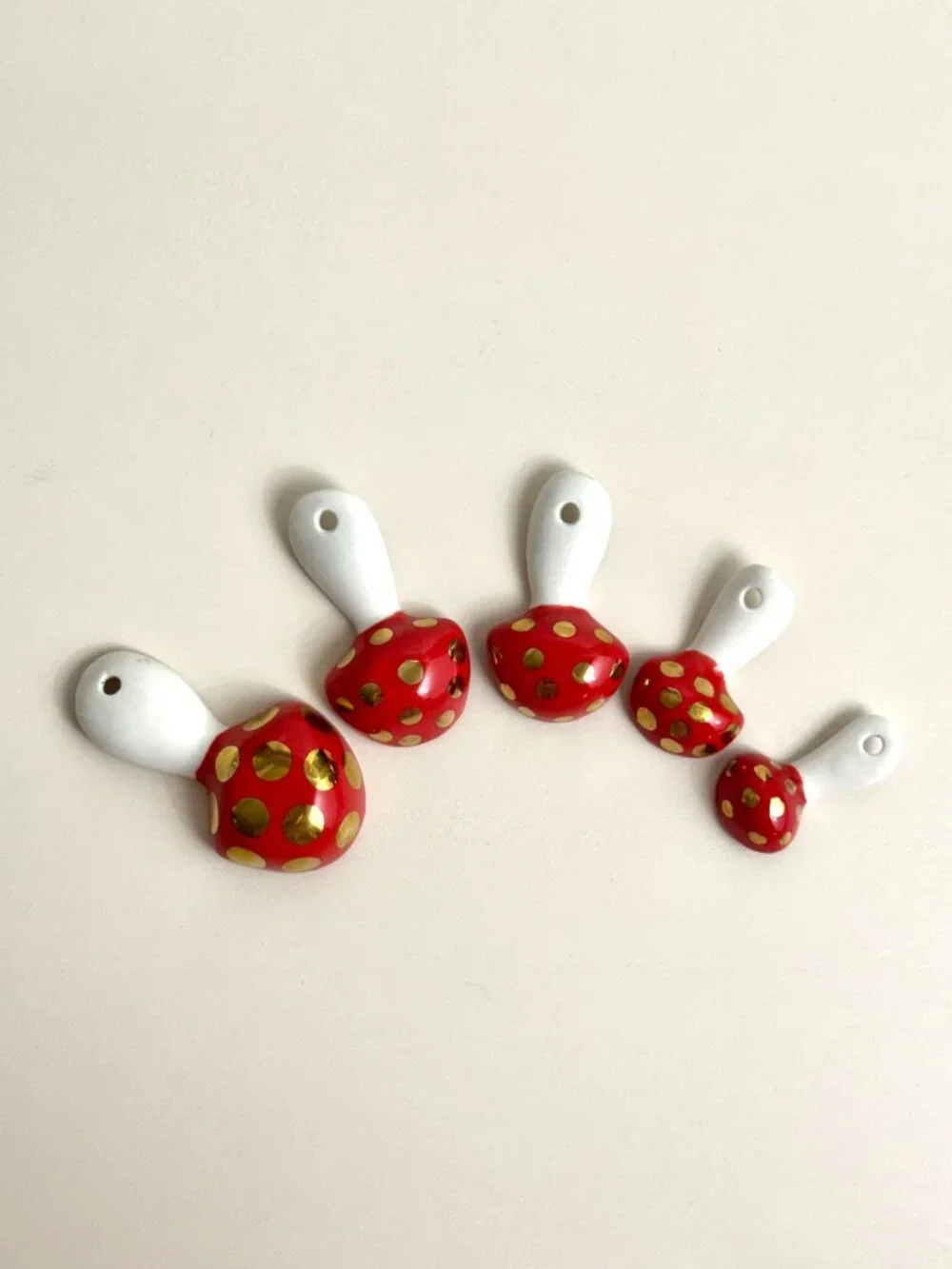 Anthropologie Molly Hatch Red Mushroom Measuring Spoons Set Toadstool Ceramic